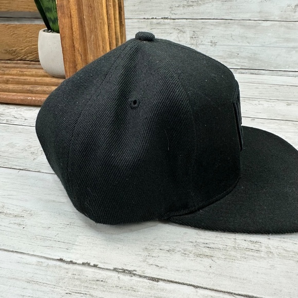 Mitchell and Ness NBA Brooklyn Nets Snapback Basketball Hat Cap All Black‎ OS - Picture 5 of 10